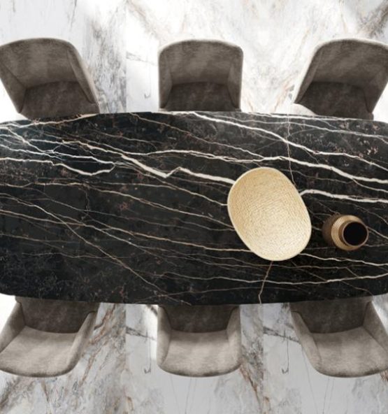 krystal e0289 camel compo 02 closeup 07 1200x600 1 555x592