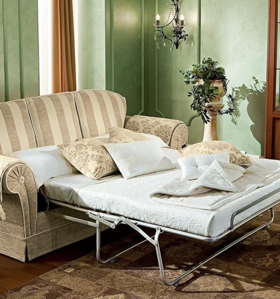 nostalgia sofa gallery3 1700x850 1 555x592
